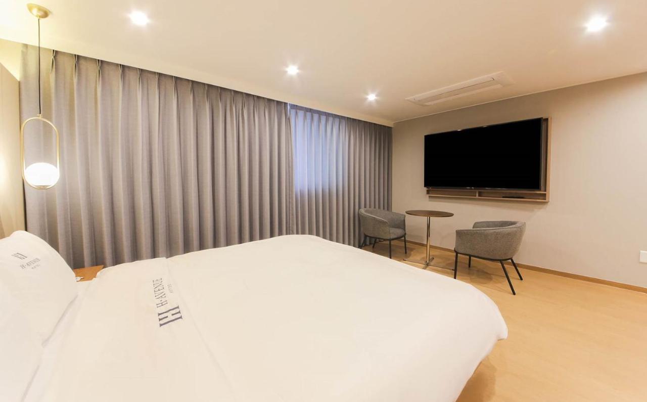 H Avenue Hotel In Gyeongju Exterior photo