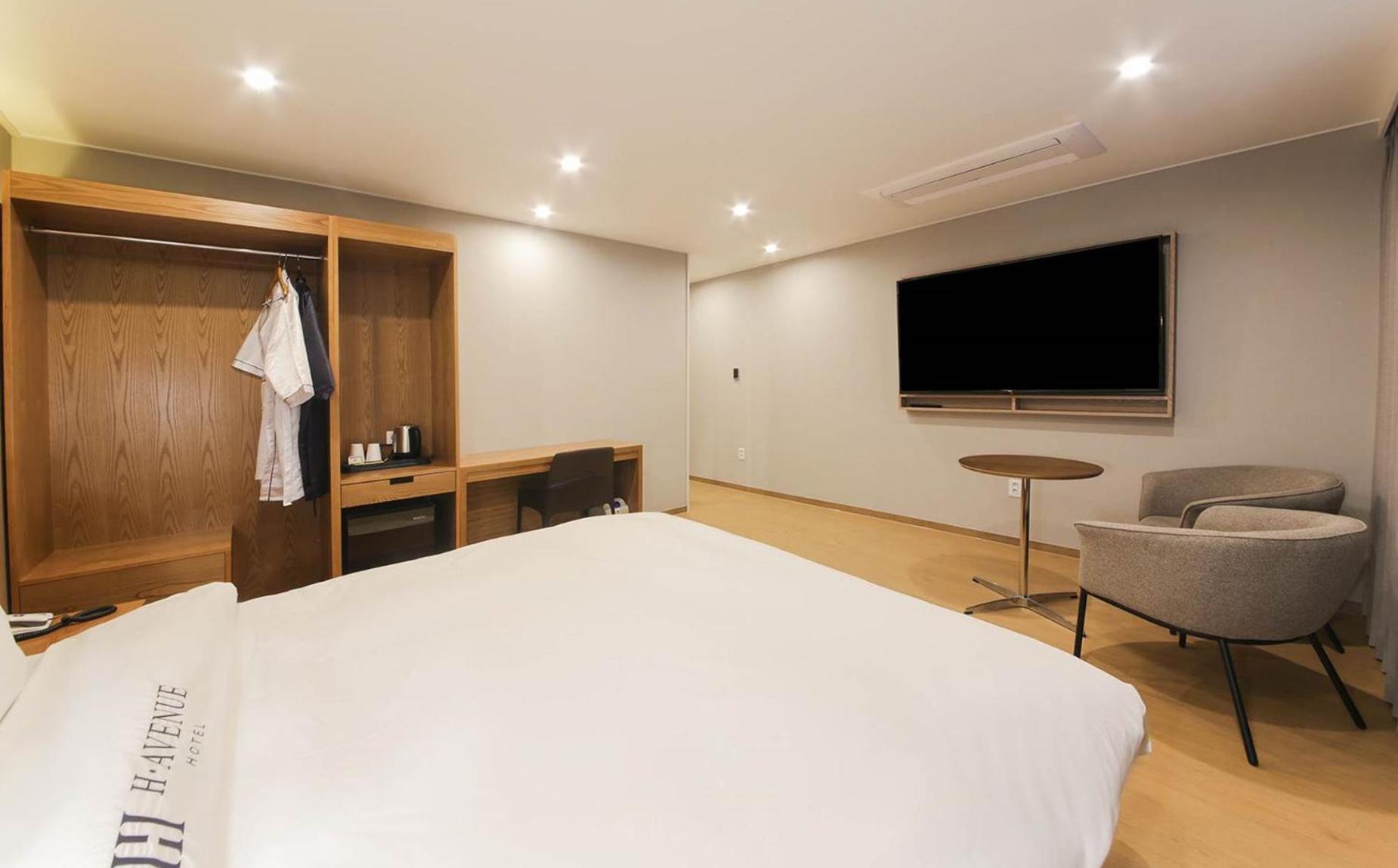 H Avenue Hotel In Gyeongju Exterior photo